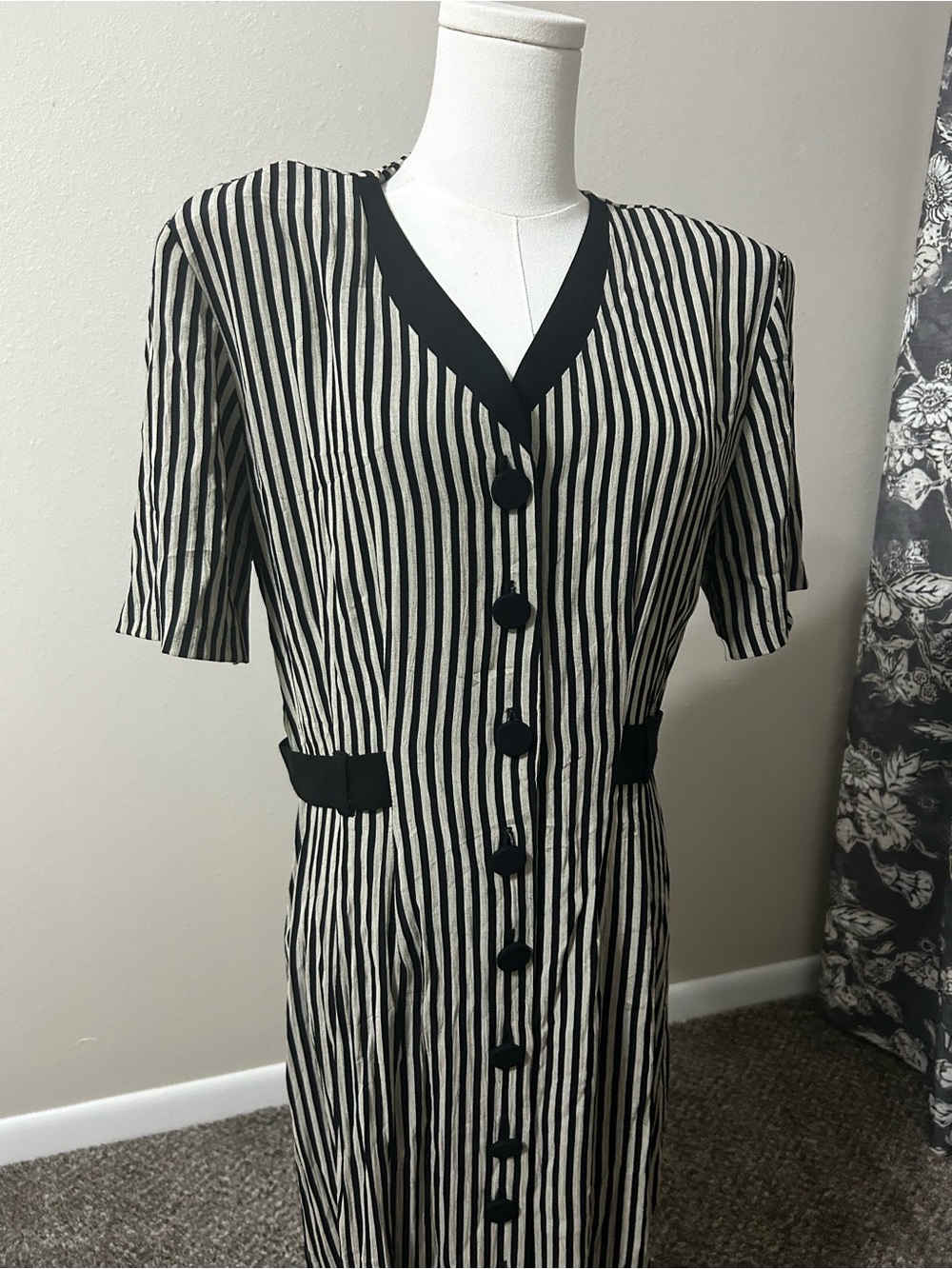 New York Extremes Vintage Classic Black & White Striped V-Neck Midi Dress
